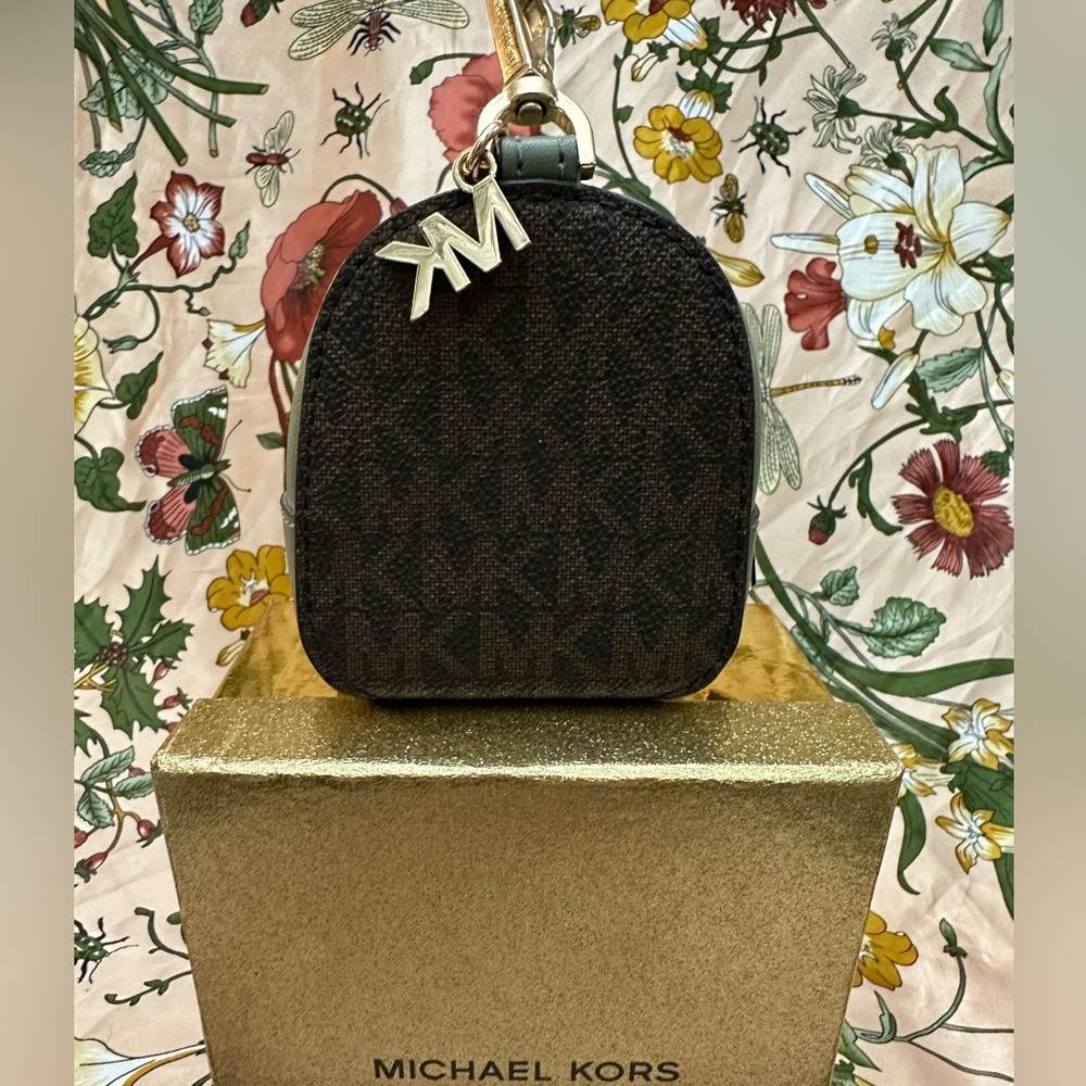 Michael Kors XS Jet Set Travel Mini Bag Keychain with Signature Monogram - Picture 4 of 6